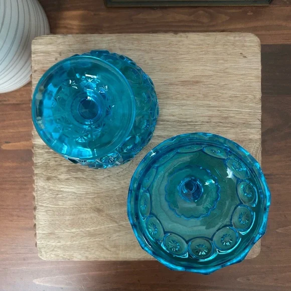 L.E. Smith Moon and Star Pedestal Blue Candy Dish Compote - Picture 5 of 5